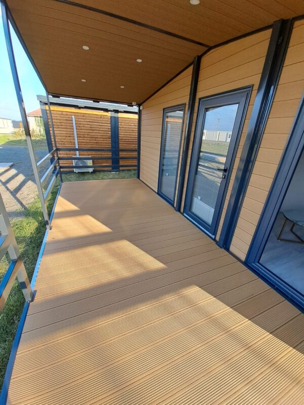 BUNGALOW AMENAGE AVEC TERRASSE / CHALET DE JARDIN - Image 7