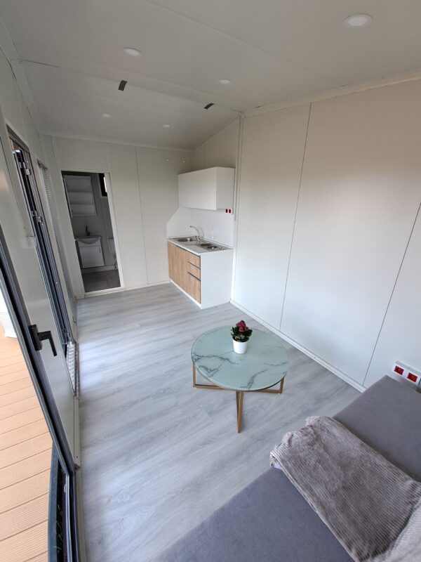 BUNGALOW AMENAGE AVEC TERRASSE / CHALET DE JARDIN - Image 6