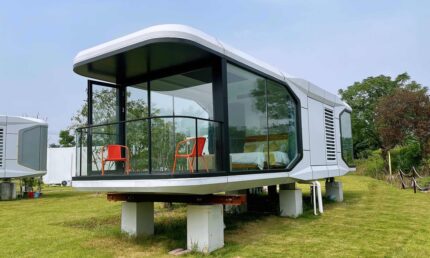 Capsule House E7 2 lits+1 salle de bain avec balcon